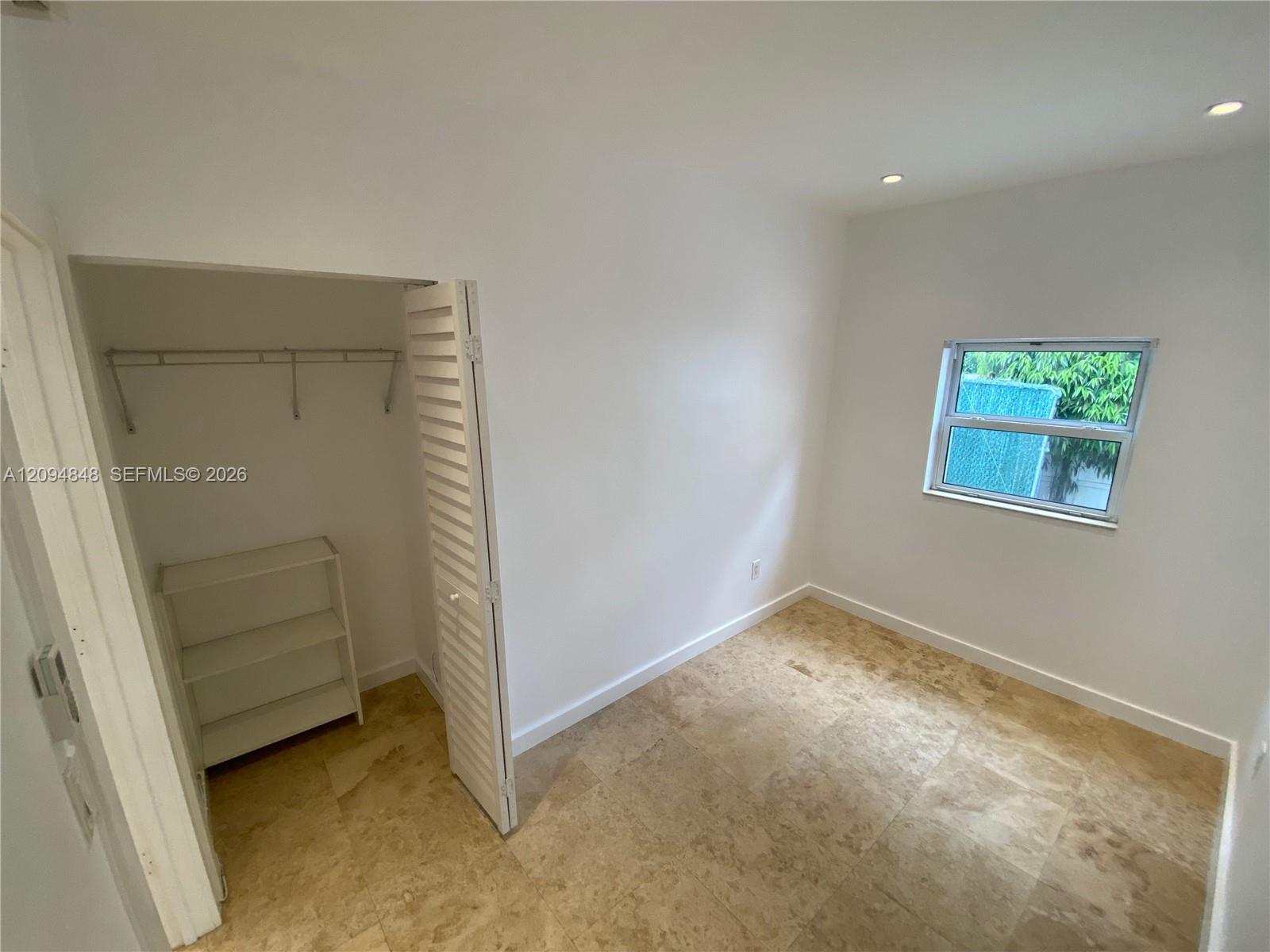 905 Se 2nd Court Re Property Photo 7