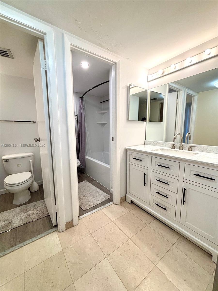 20301 W Country Club Drive 1025 Property Photo 7