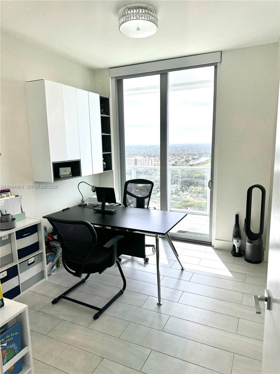 2000 Metropica Way 2109 Property Photo 8