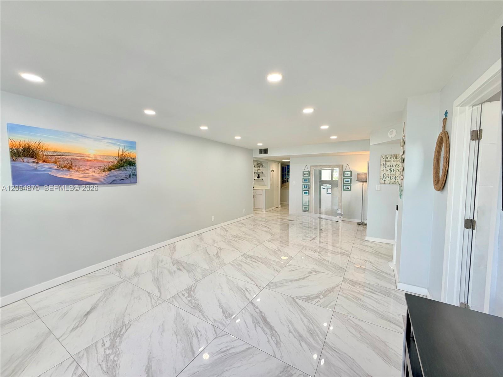 2201 S Ocean Drive 605 Property Photo 6
