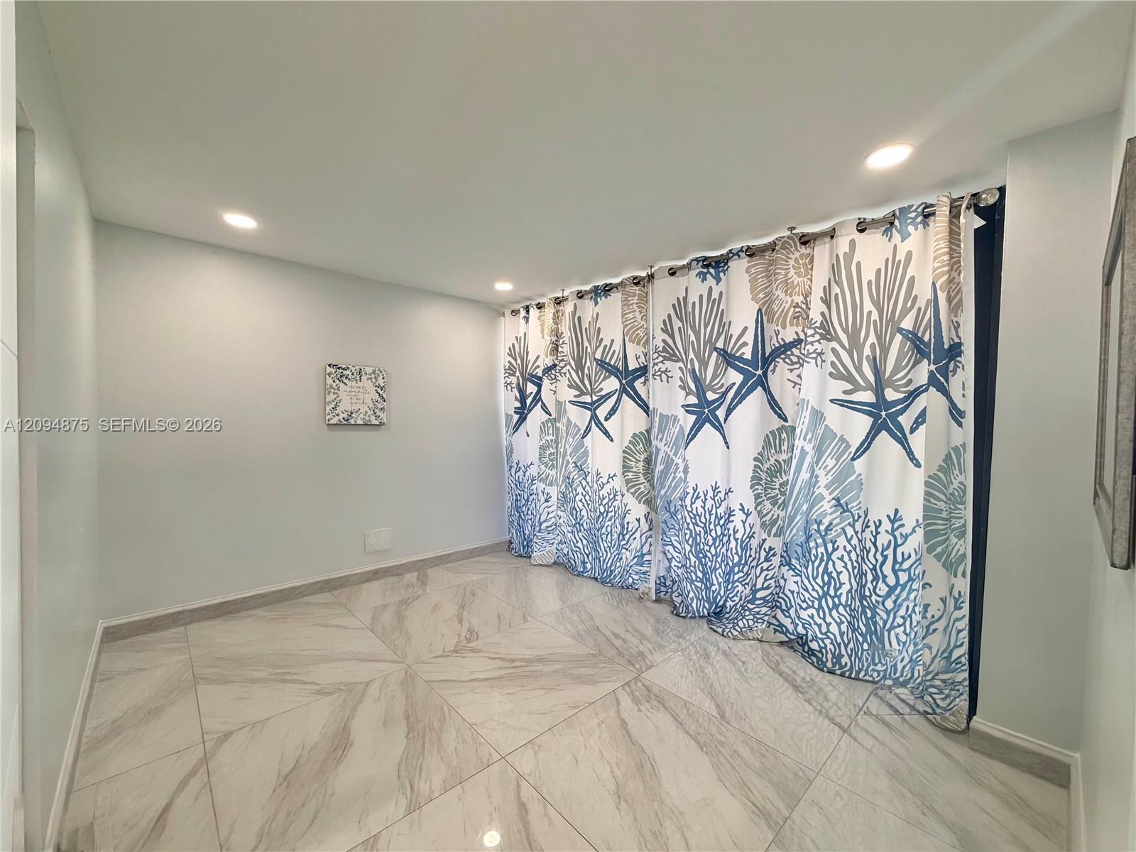 2201 S Ocean Drive 605 Property Photo 9