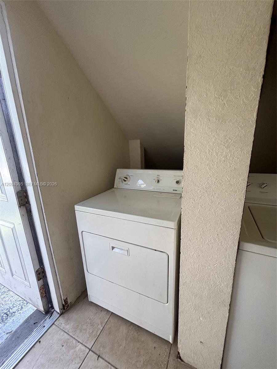 219 W Dixie Highway B Property Photo 6