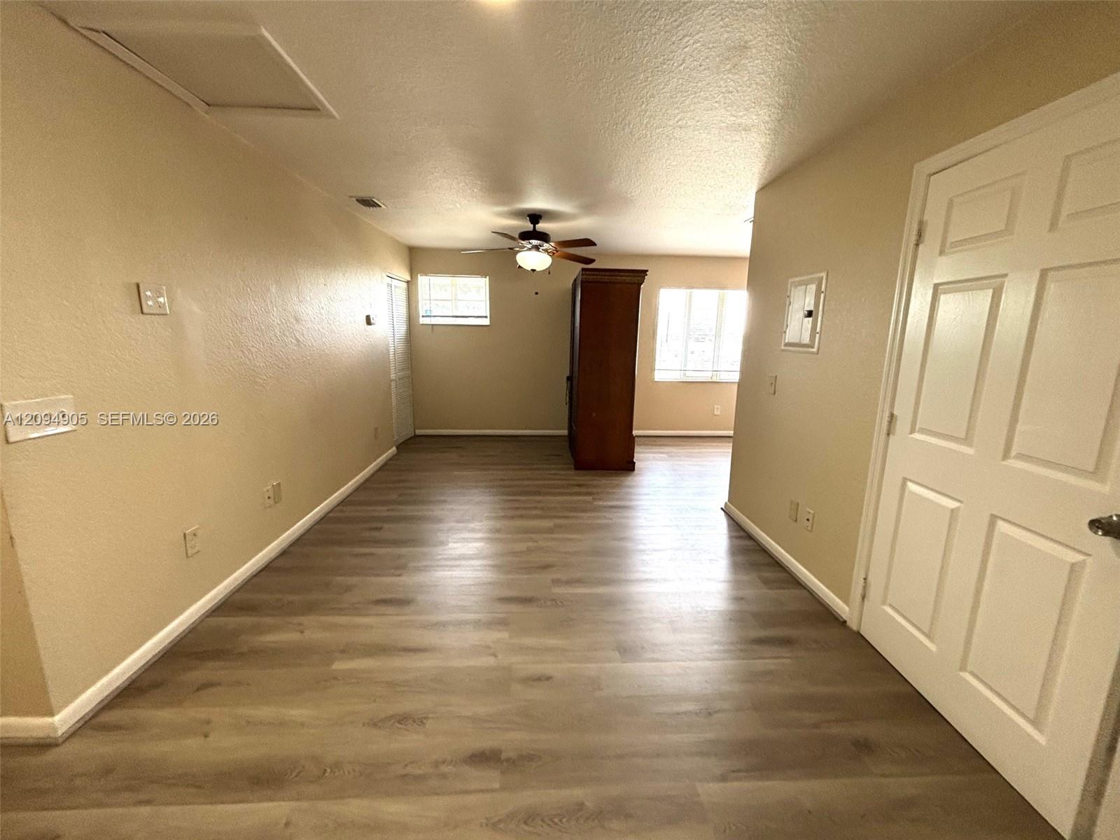 219 W Dixie Highway B Property Photo 8