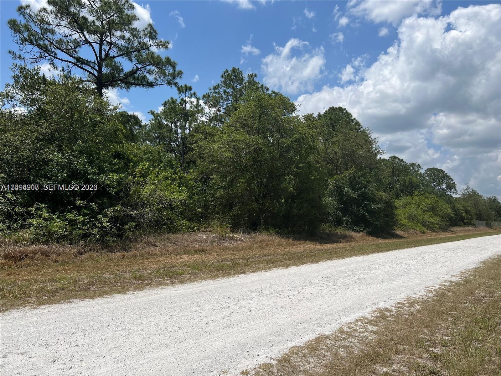 470 N Isora Property Photo 2