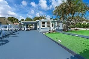 307 SW 15th Street Property Photo 1