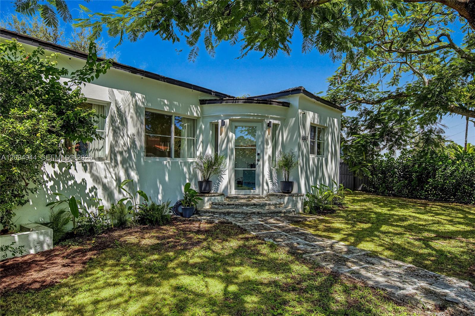 1867 Sw 14th Terrace Property Photo 4