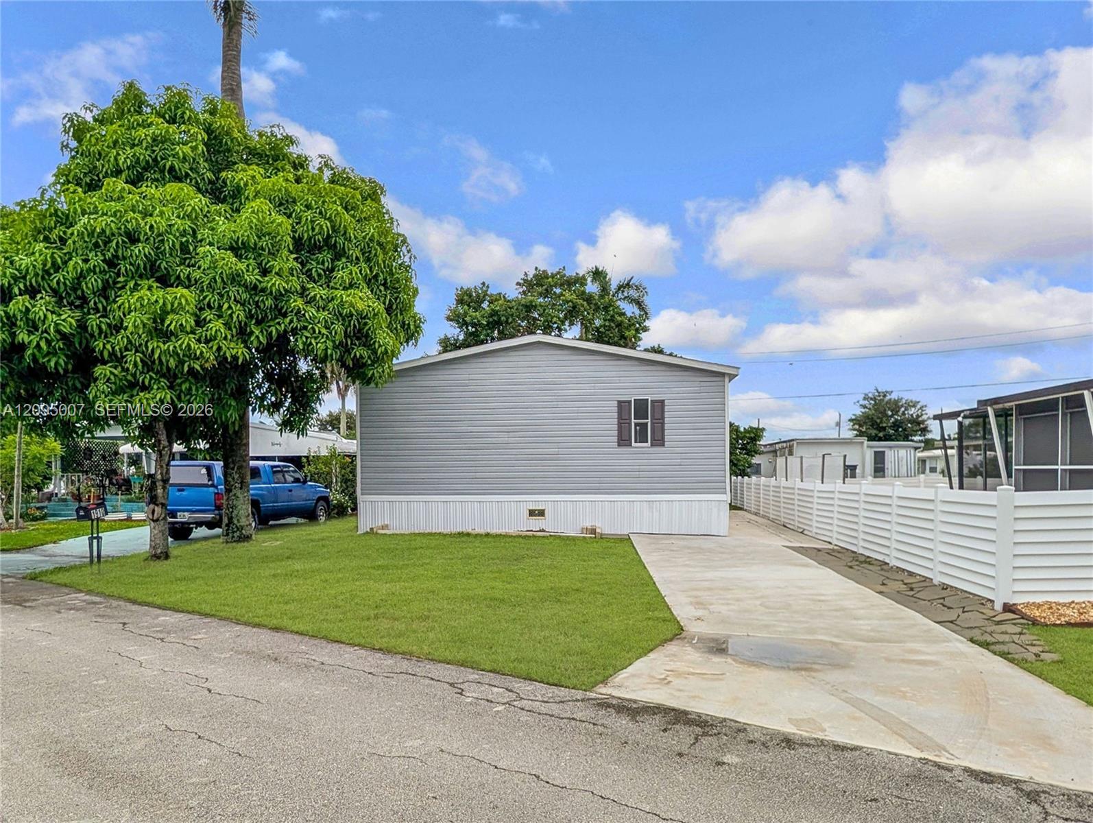 1910 Sw 85th Lane Property Photo 1