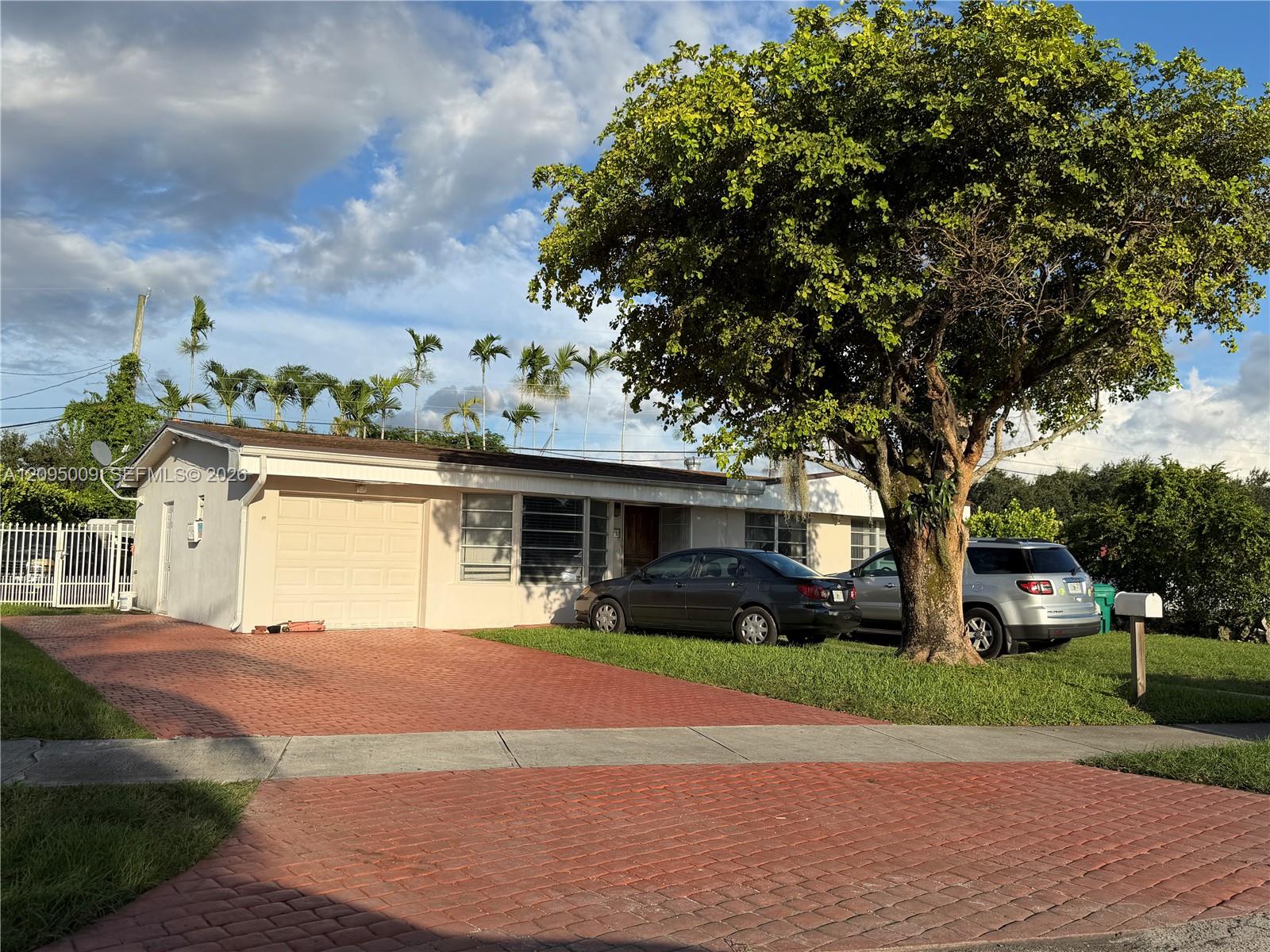 1821 Sw 92nd Court Property Photo 1