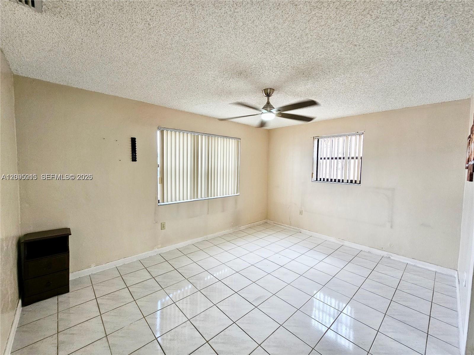 4596 E 8th Court Property Photo 6