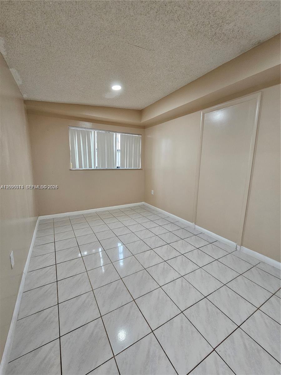 4596 E 8th Court Property Photo 18