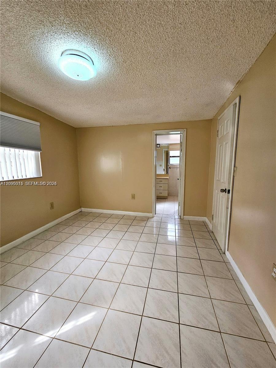 4596 E 8th Court Property Photo 21