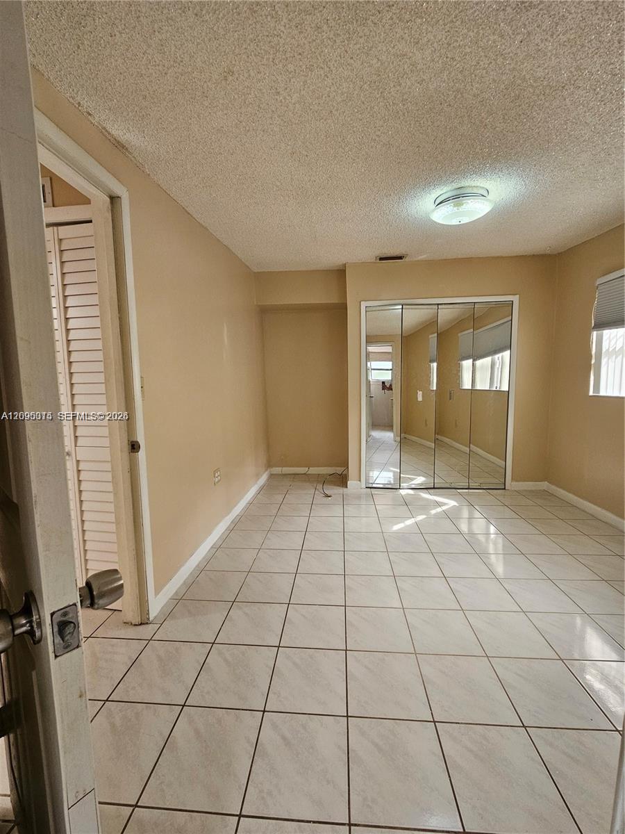 4596 E 8th Court Property Photo 22