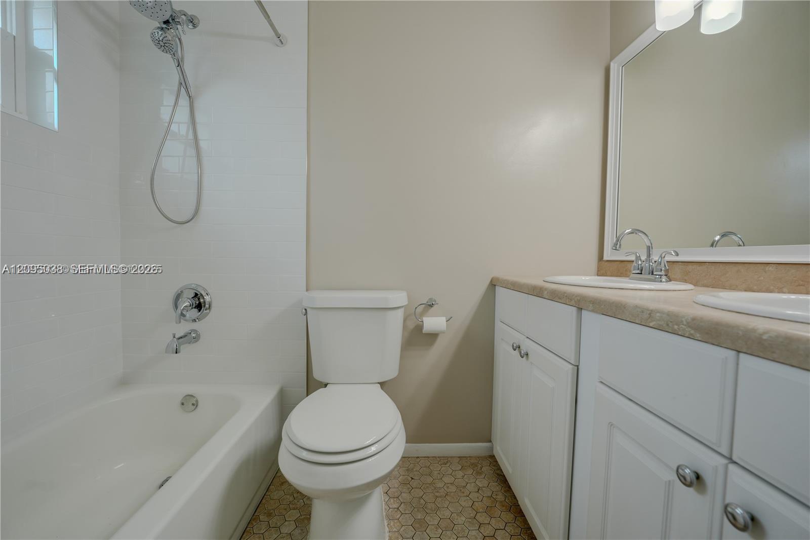 2403 Sw 58th Manor 1 Property Photo 11