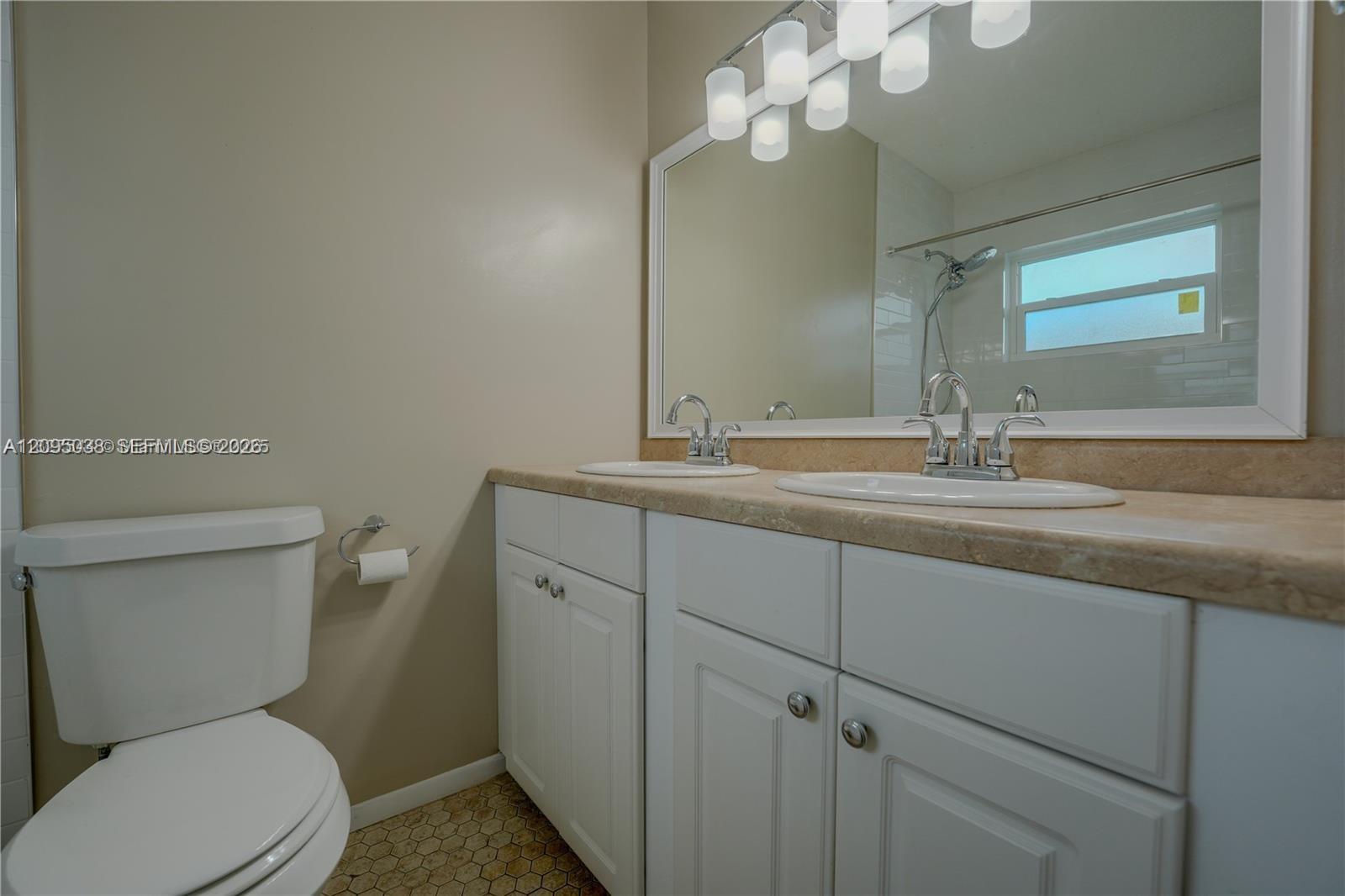 2403 Sw 58th Manor 1 Property Photo 12