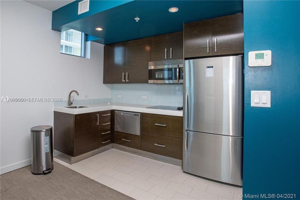 17315 Collins Avenue 2406 Property Photo 4