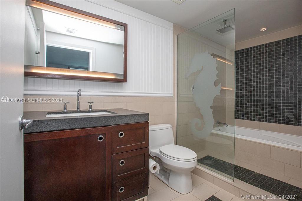 17315 Collins Avenue 2406 Property Photo 9