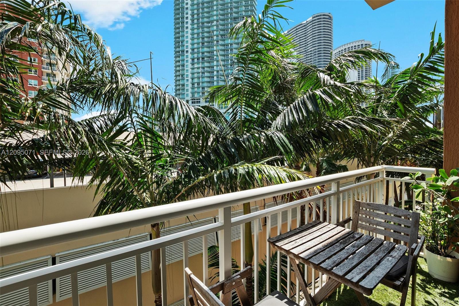 2001 Biscayne Boulevard 3405 Property Photo 9