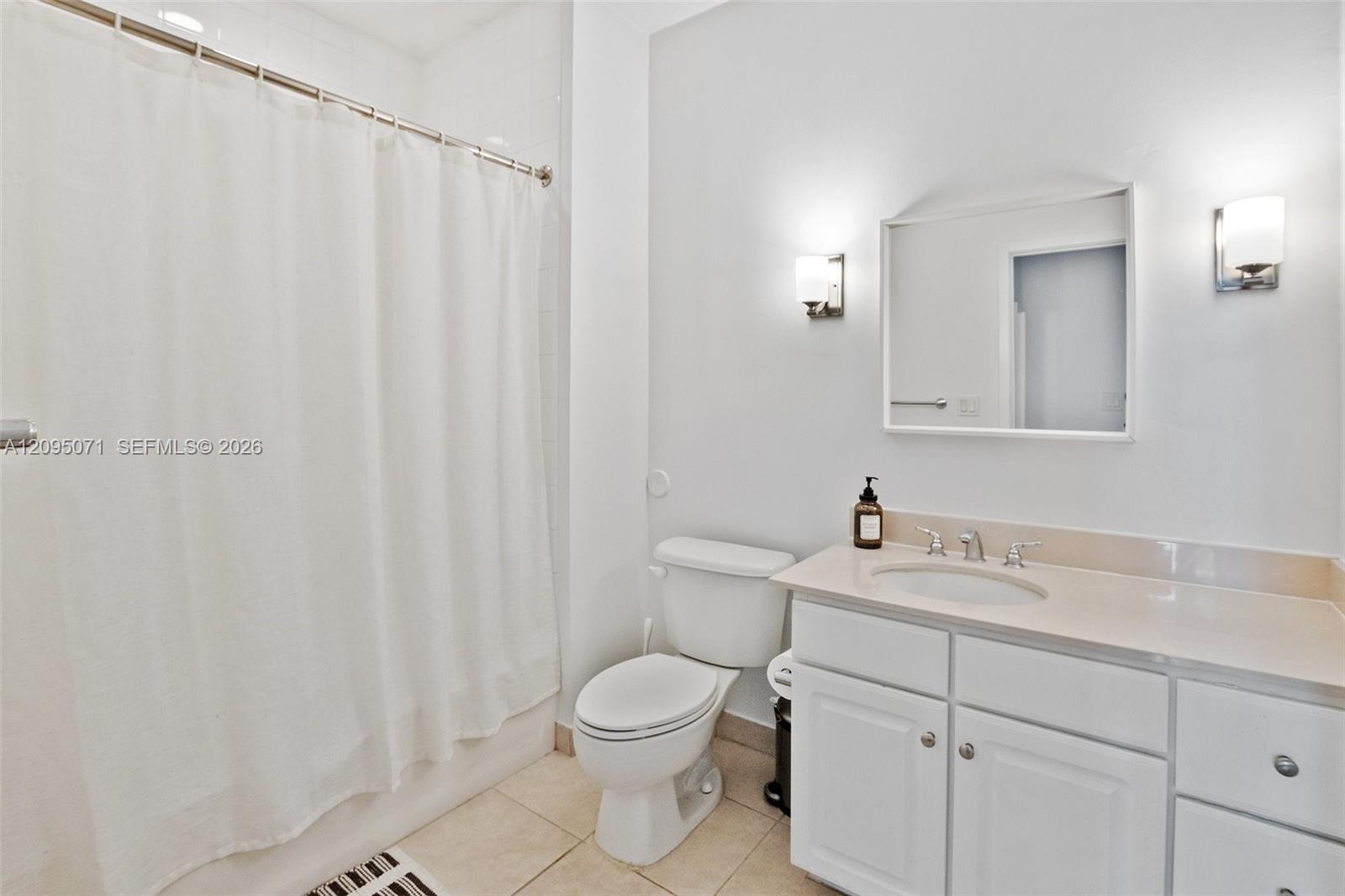 2001 Biscayne Boulevard 3405 Property Photo 24
