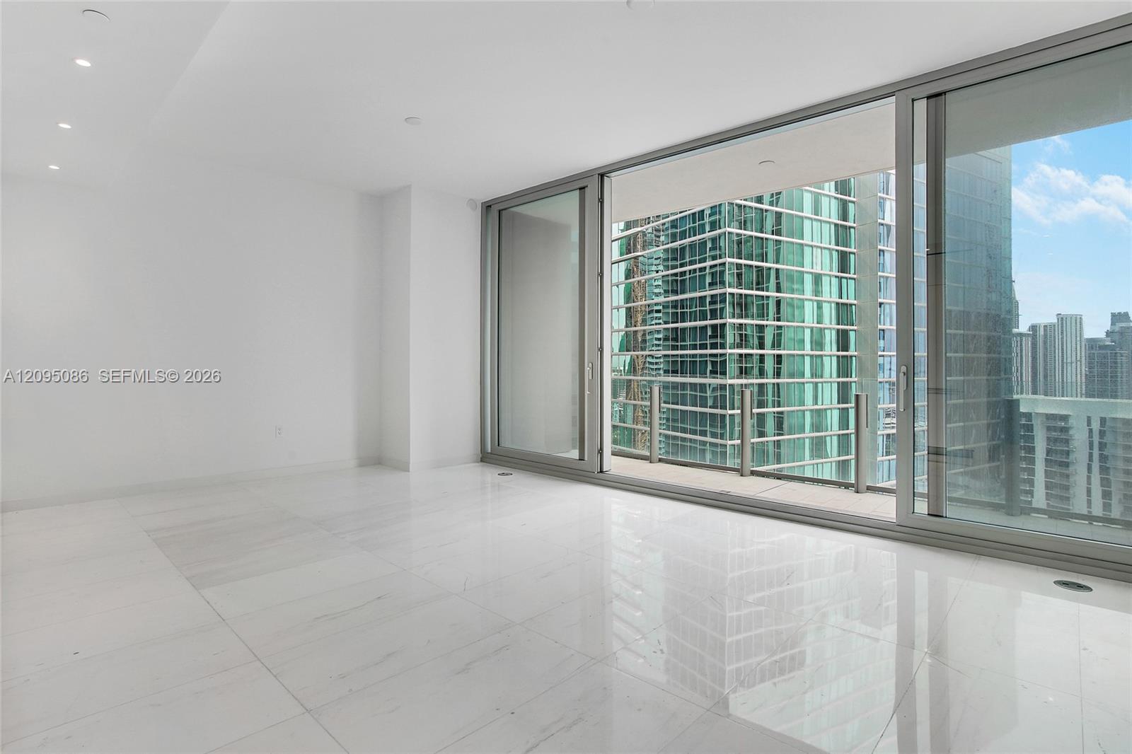 300 Biscayne Blvd Way 3108 Property Photo 2