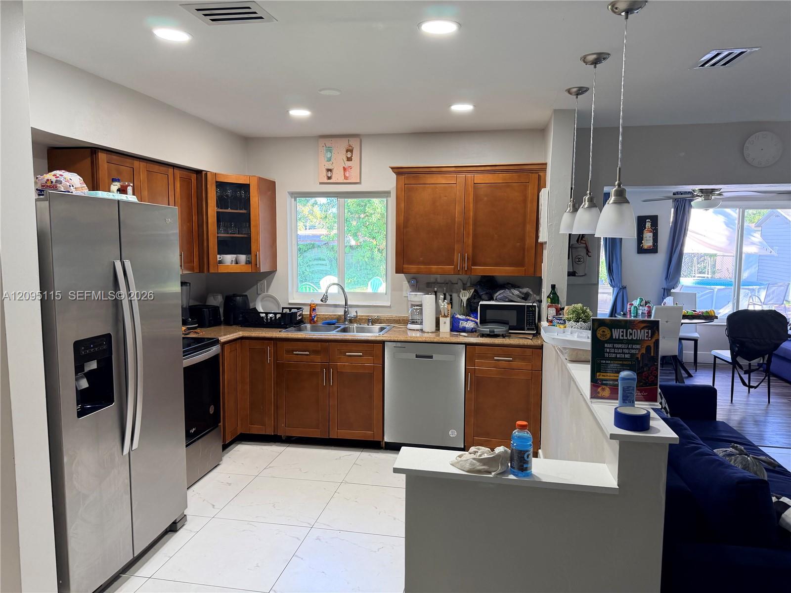 1100 Arizona Avenue Property Photo 2