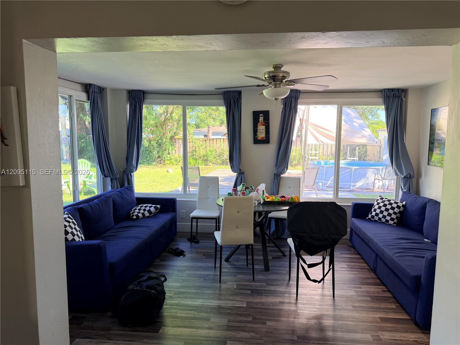 1100 Arizona Avenue Property Photo 3