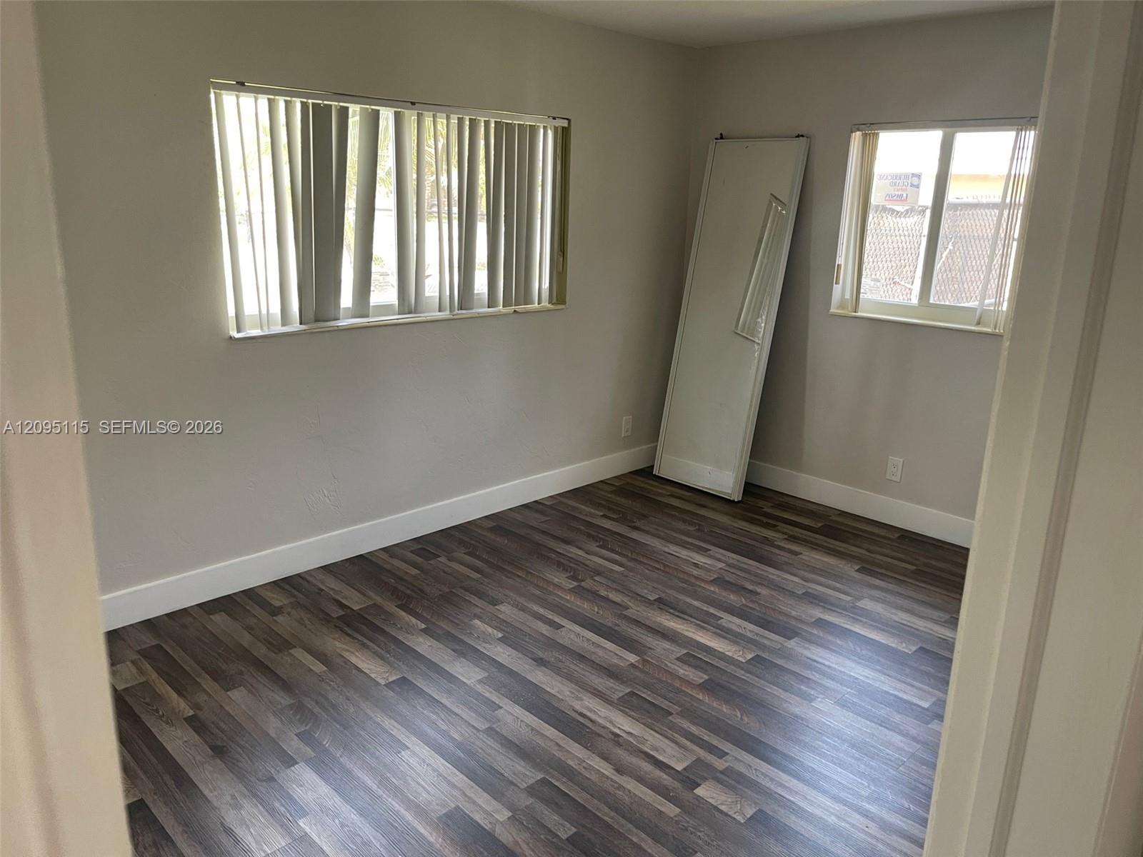 1100 Arizona Avenue Property Photo 5