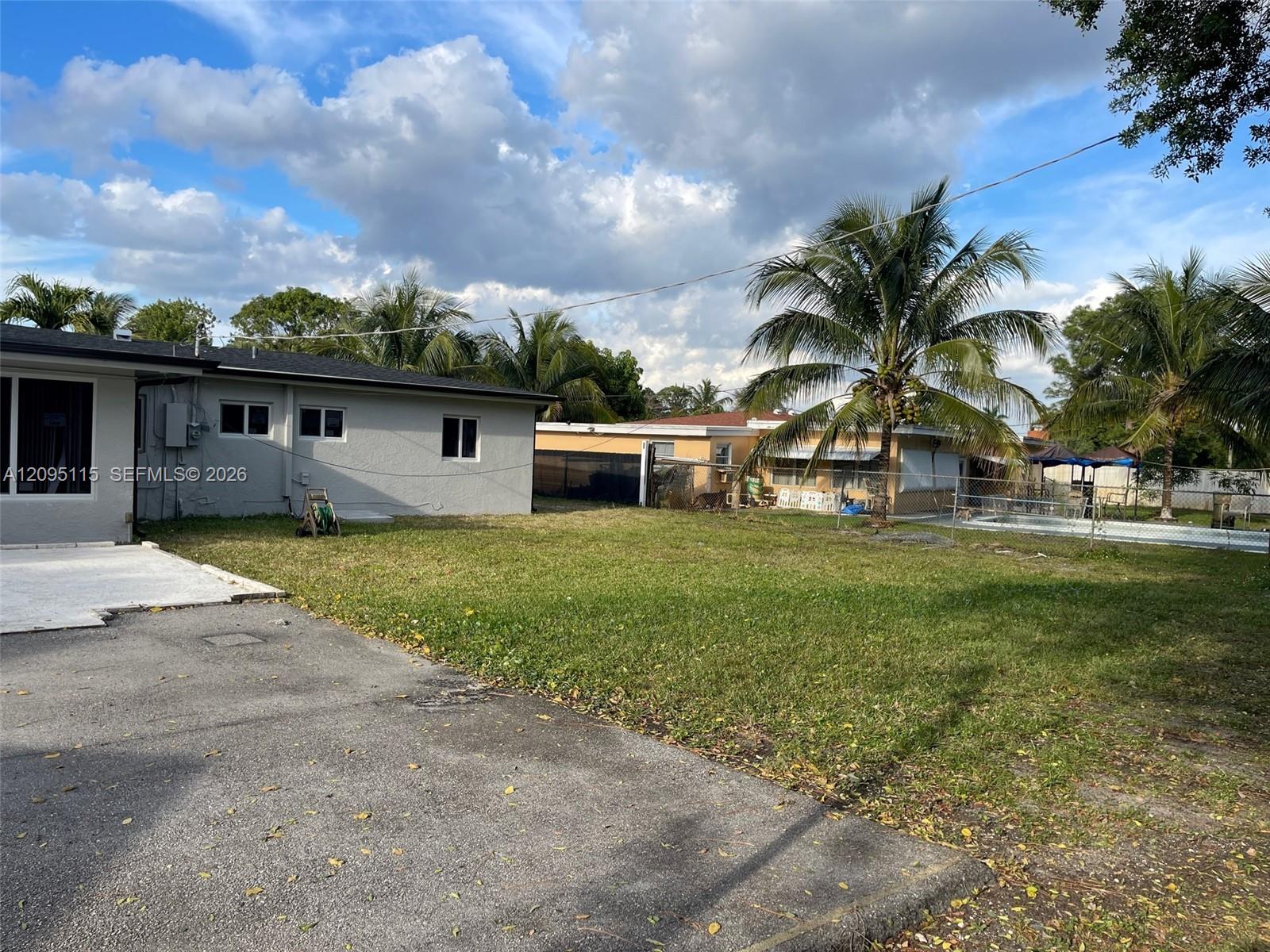 1100 Arizona Avenue Property Photo 11