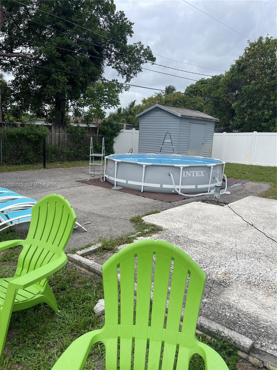 1100 Arizona Avenue Property Photo 12