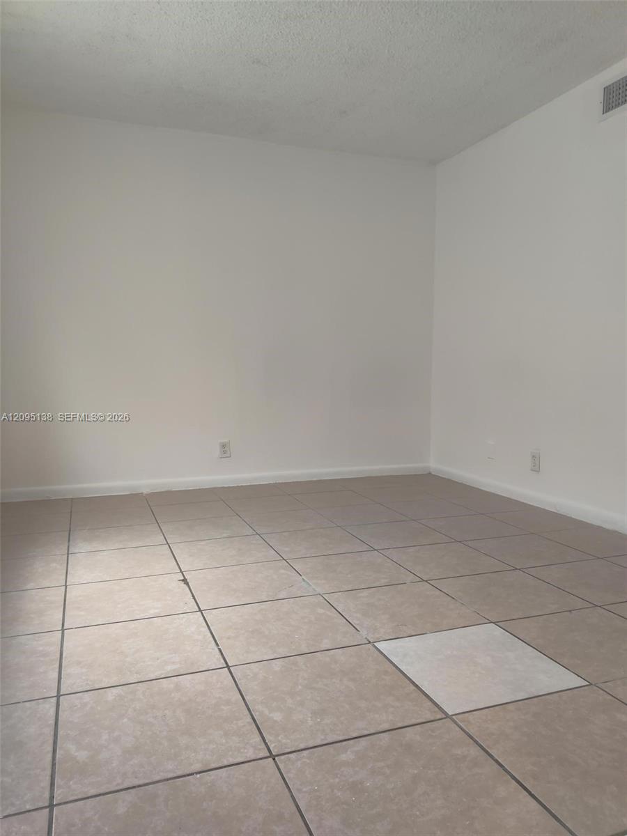 3343 Davie Boulevard B108 Property Photo 13