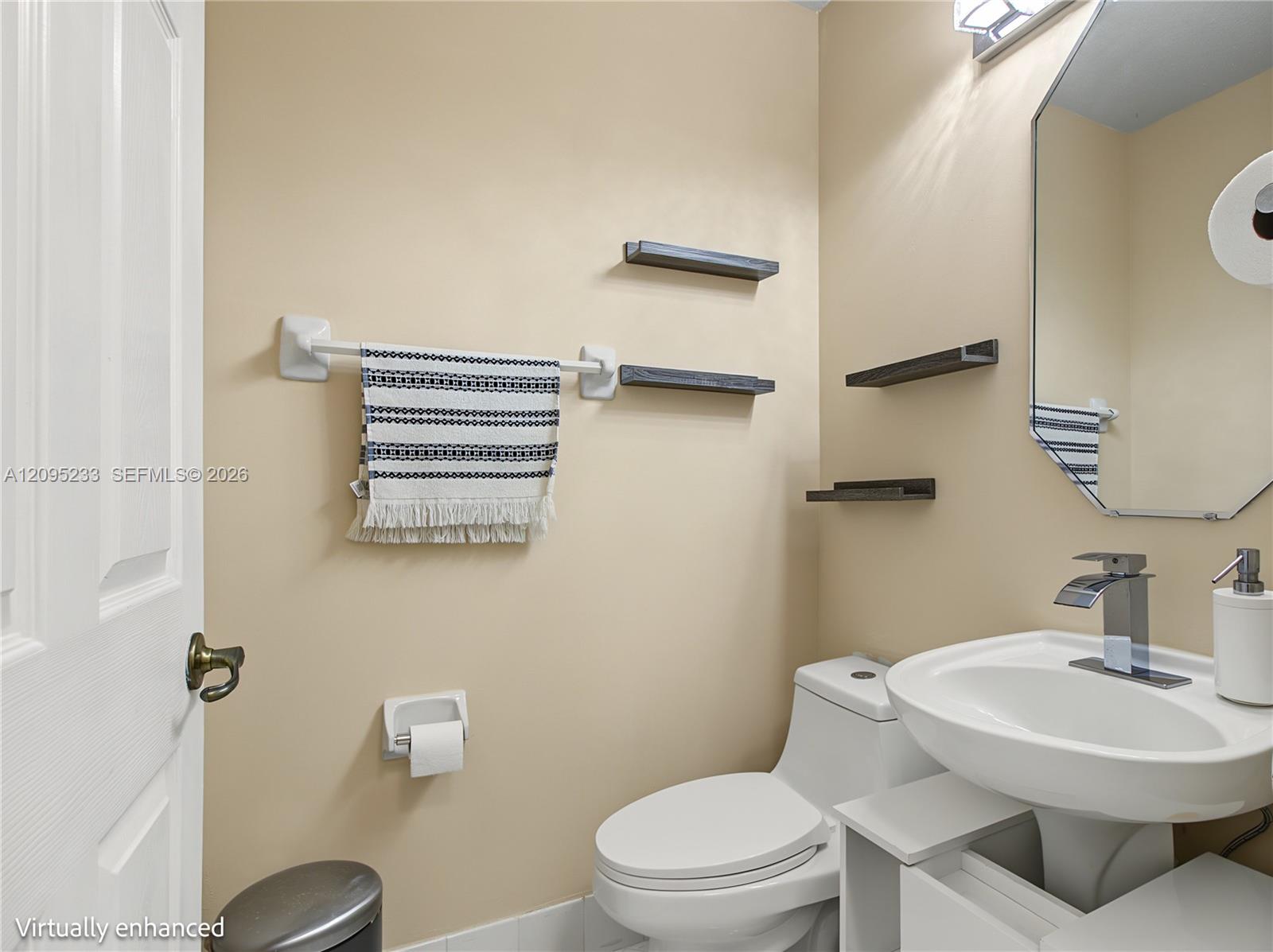 5657 Nw 113th Avenue Property Photo 9