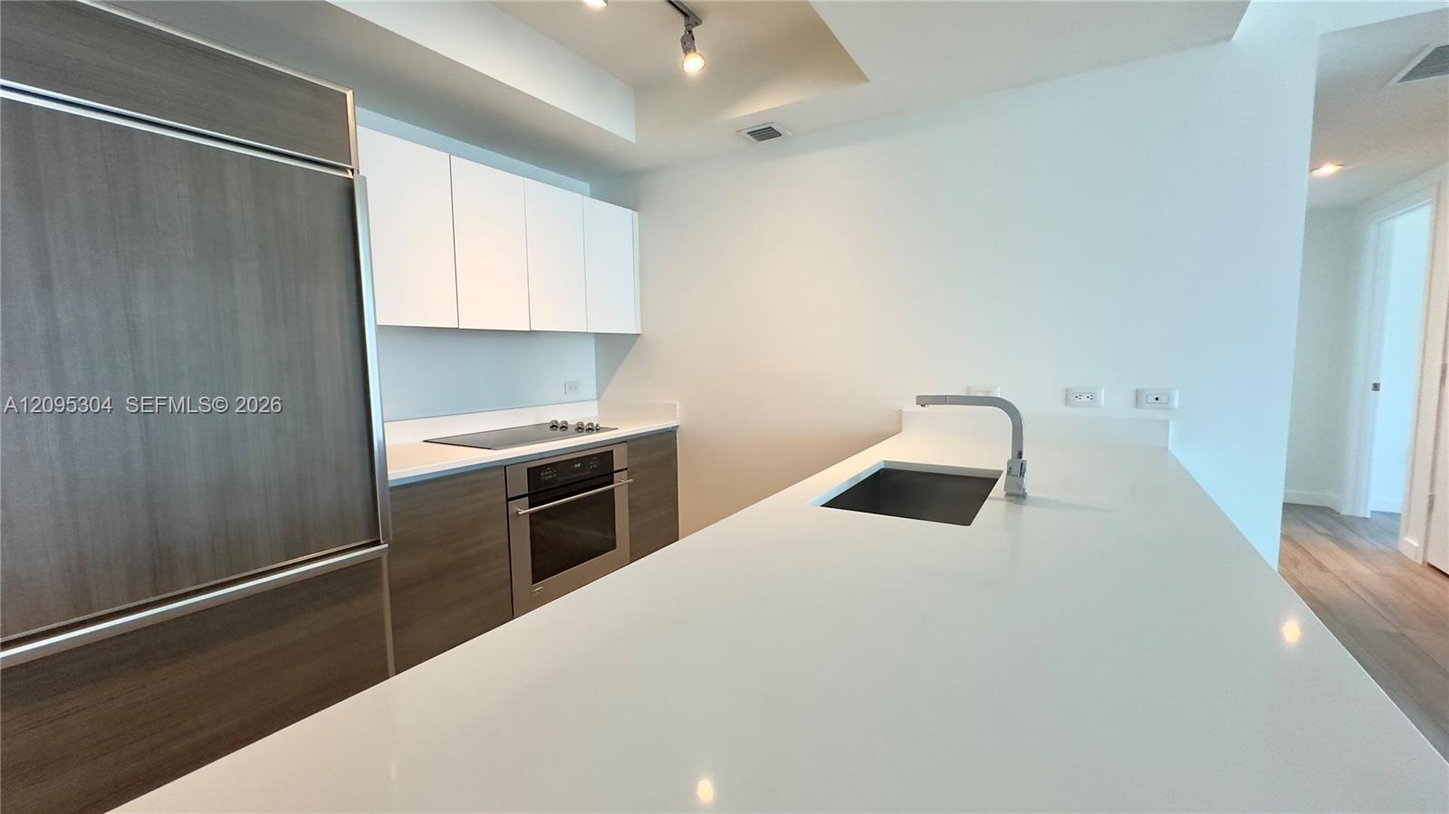 A12095304 Property Photo 3