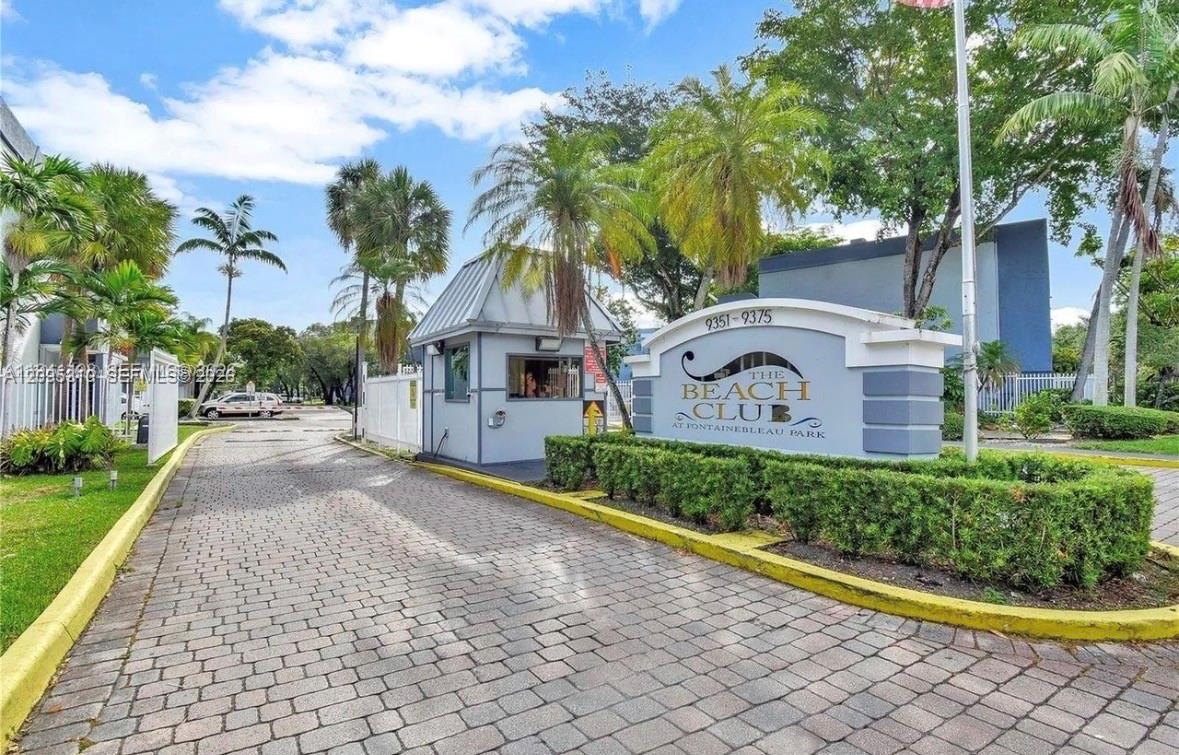 9371 Fontainebleau Boulevard I220 Property Photo 1