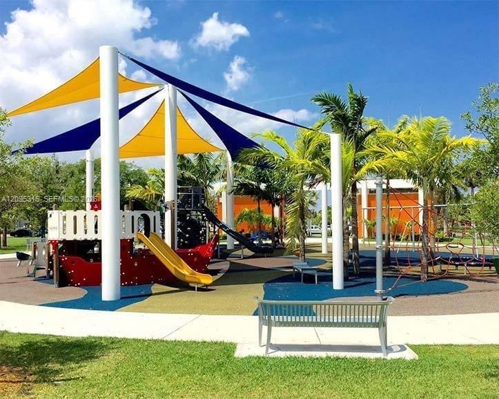 501 Three Islands Boulevard 204 Property Photo 32