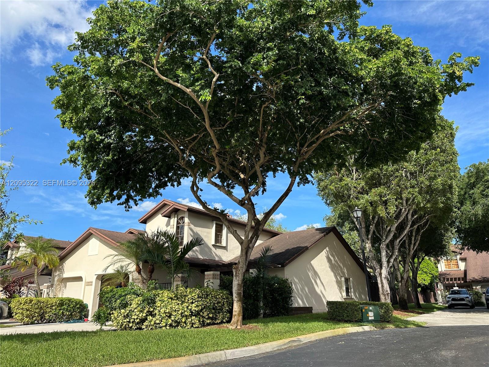 10061 Sw 137th Place Property Photo 1
