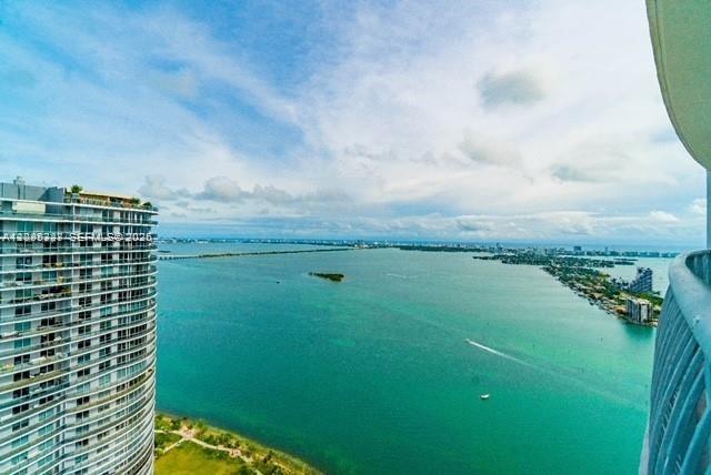 1750 N Bayshore Drive 5505 Property Photo 1