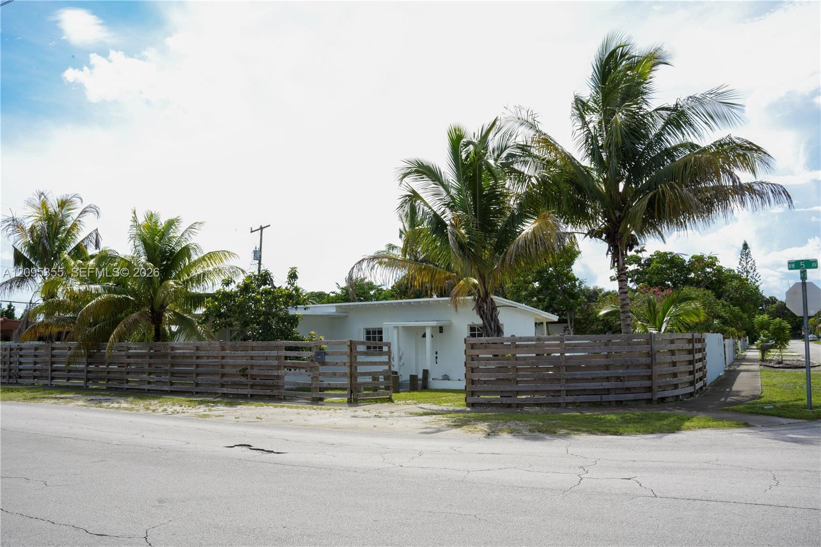 11720 Nw 5th Avenue Property Photo 1