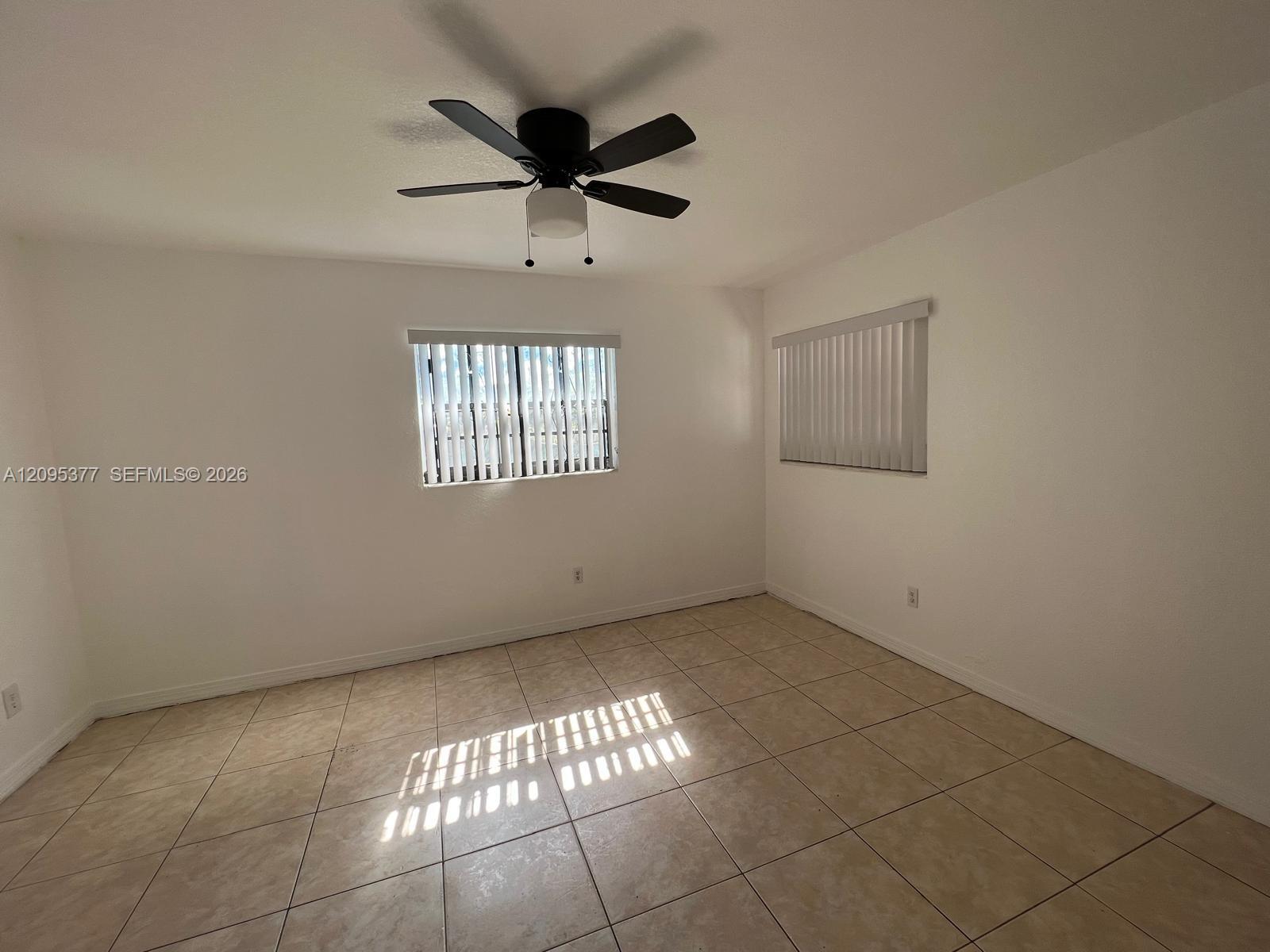 570 Nw 41st Street Property Photo 6
