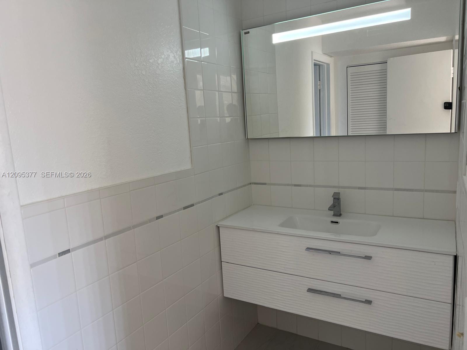 570 Nw 41st Street Property Photo 9