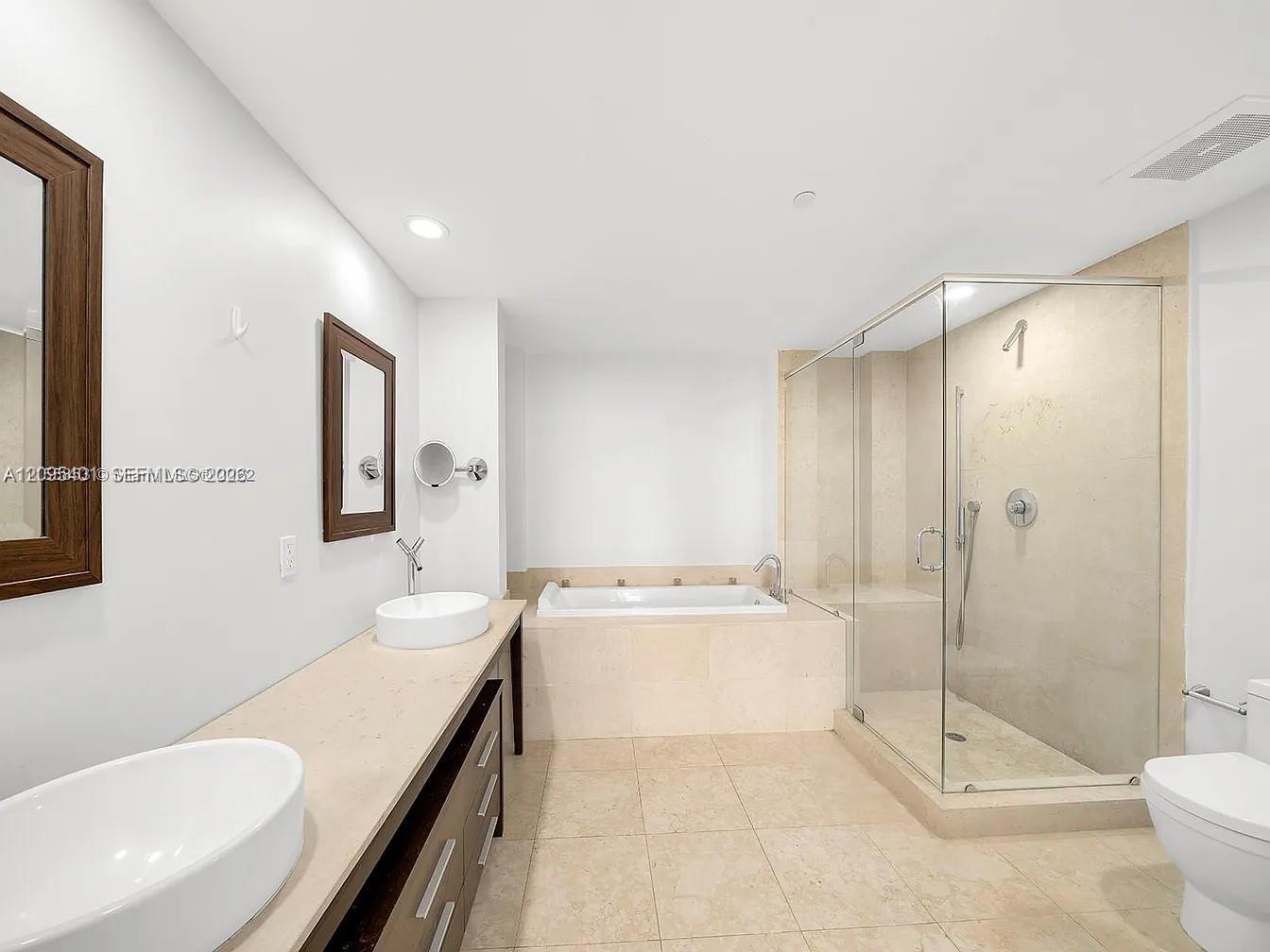495 Brickell Avenue 5505 Property Photo 6