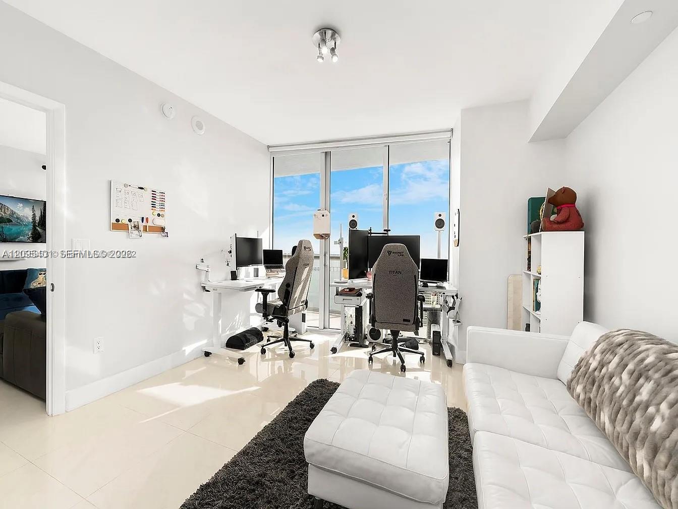 495 Brickell Avenue 5505 Property Photo 11