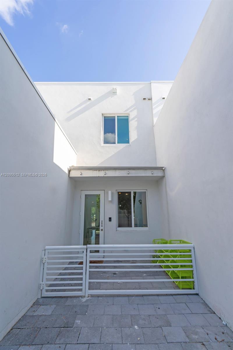 10365 Nw 66th Street Property Photo 8