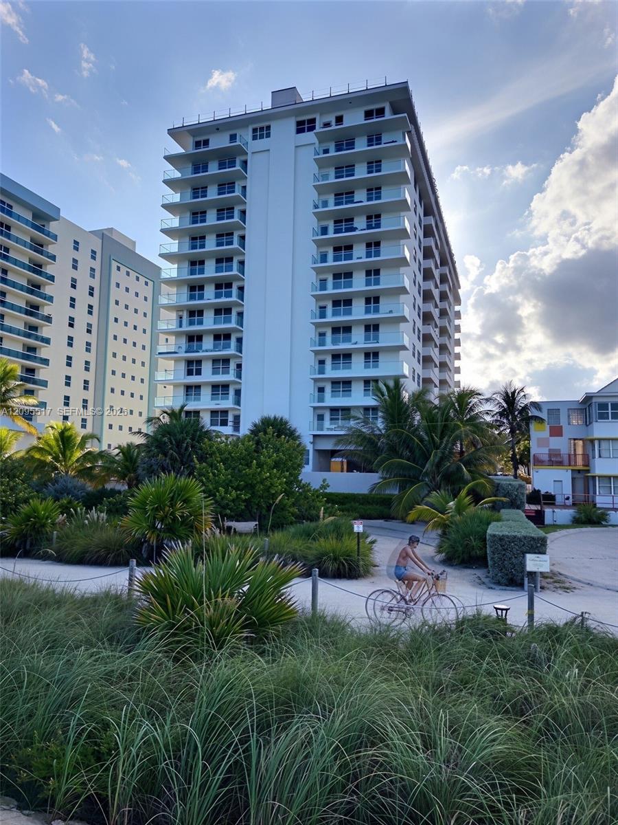 9225 Collins Avenue 1109 Property Photo 4