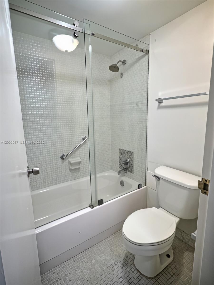 9225 Collins Avenue 1109 Property Photo 17