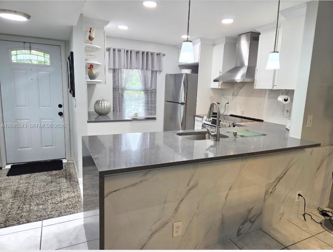 7205 NW 4th Place 106