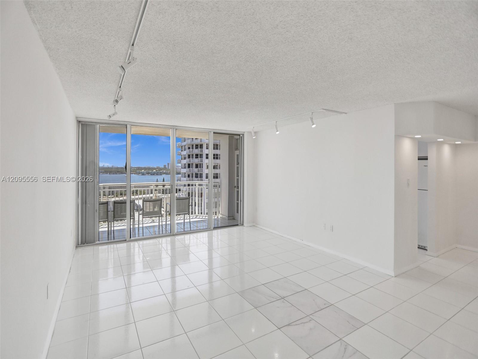 18071 Biscayne Boulevard 1701 Property Photo 1