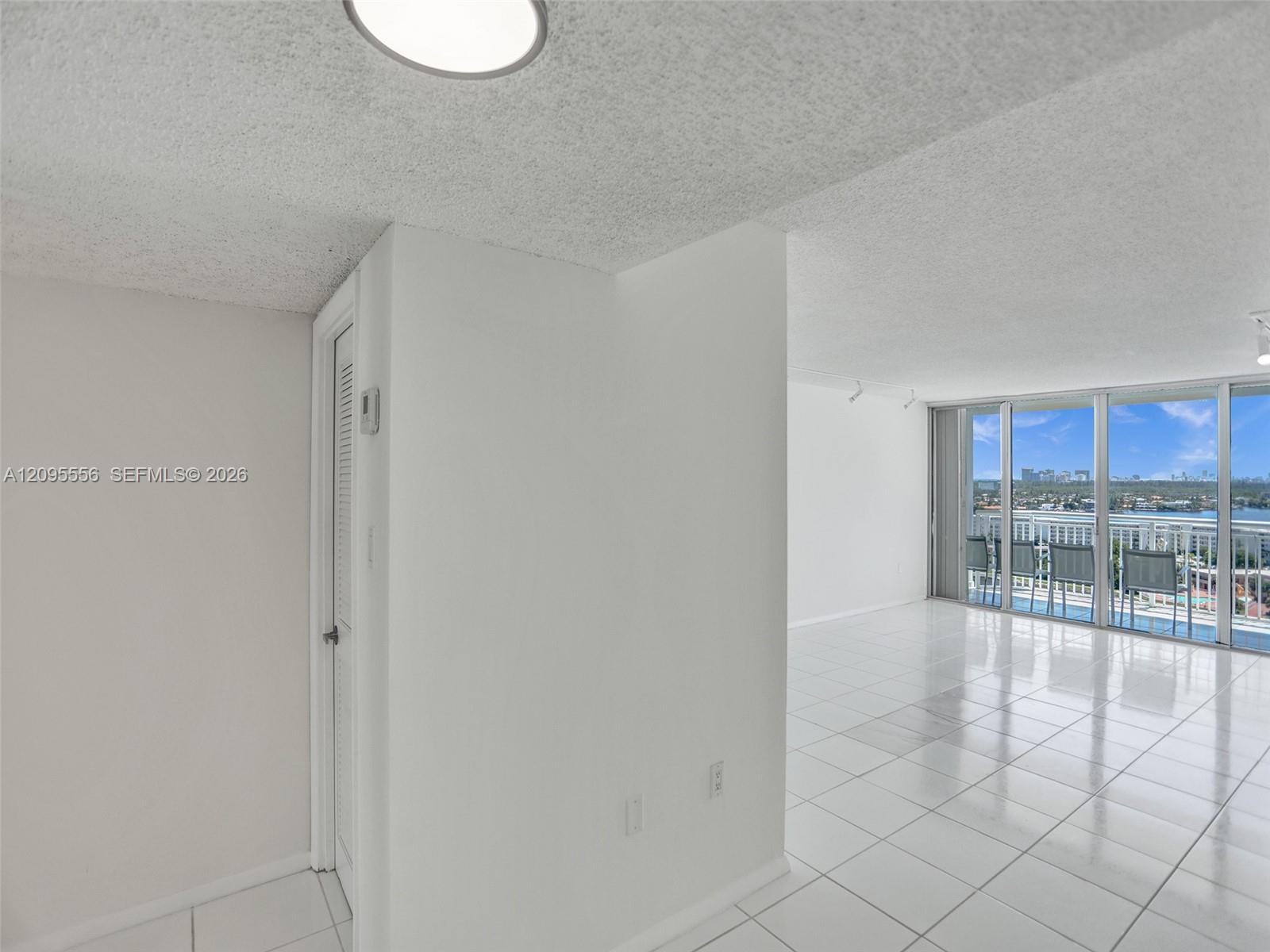 18071 Biscayne Boulevard 1701 Property Photo 2