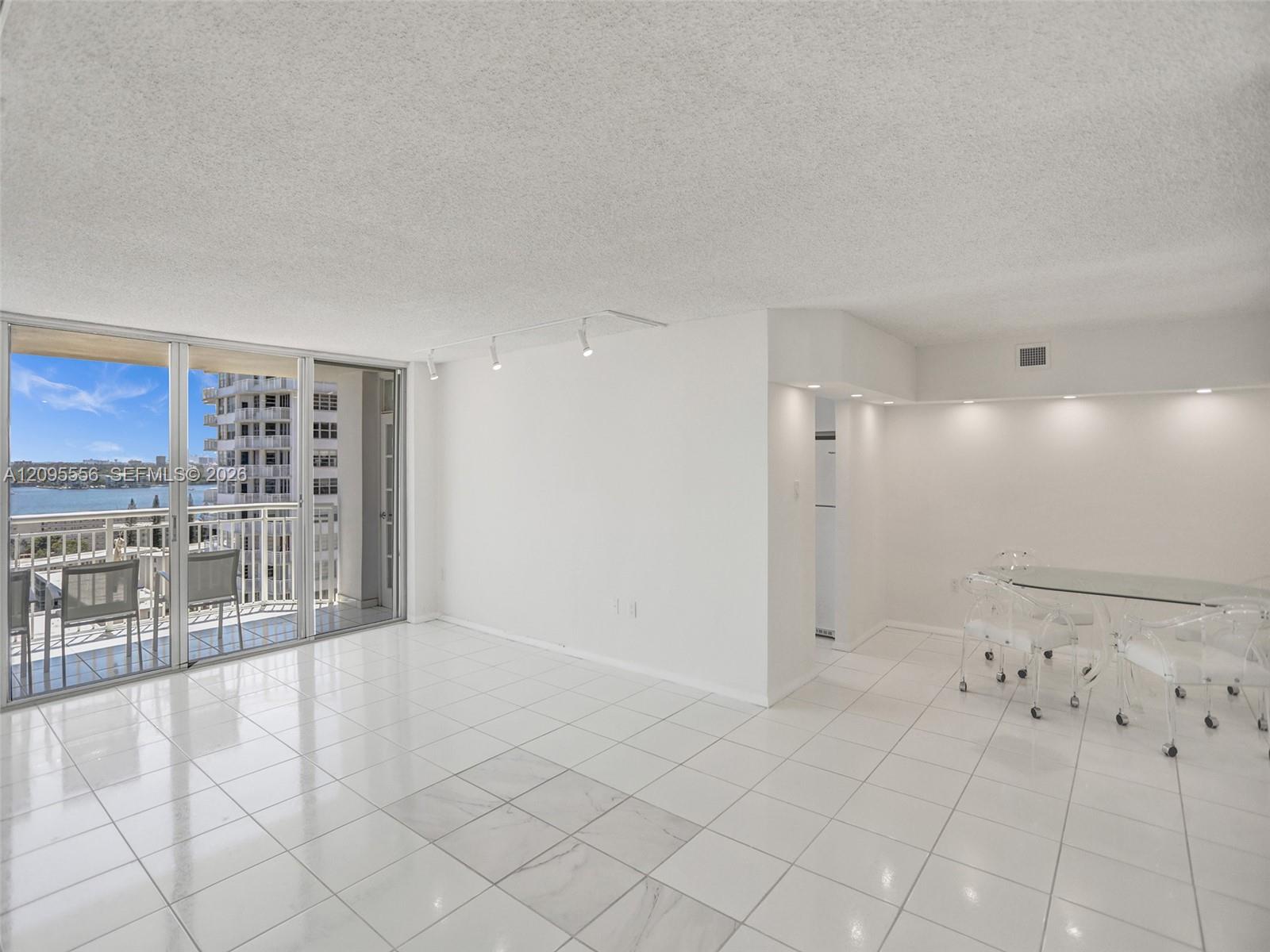 18071 Biscayne Boulevard 1701 Property Photo 4