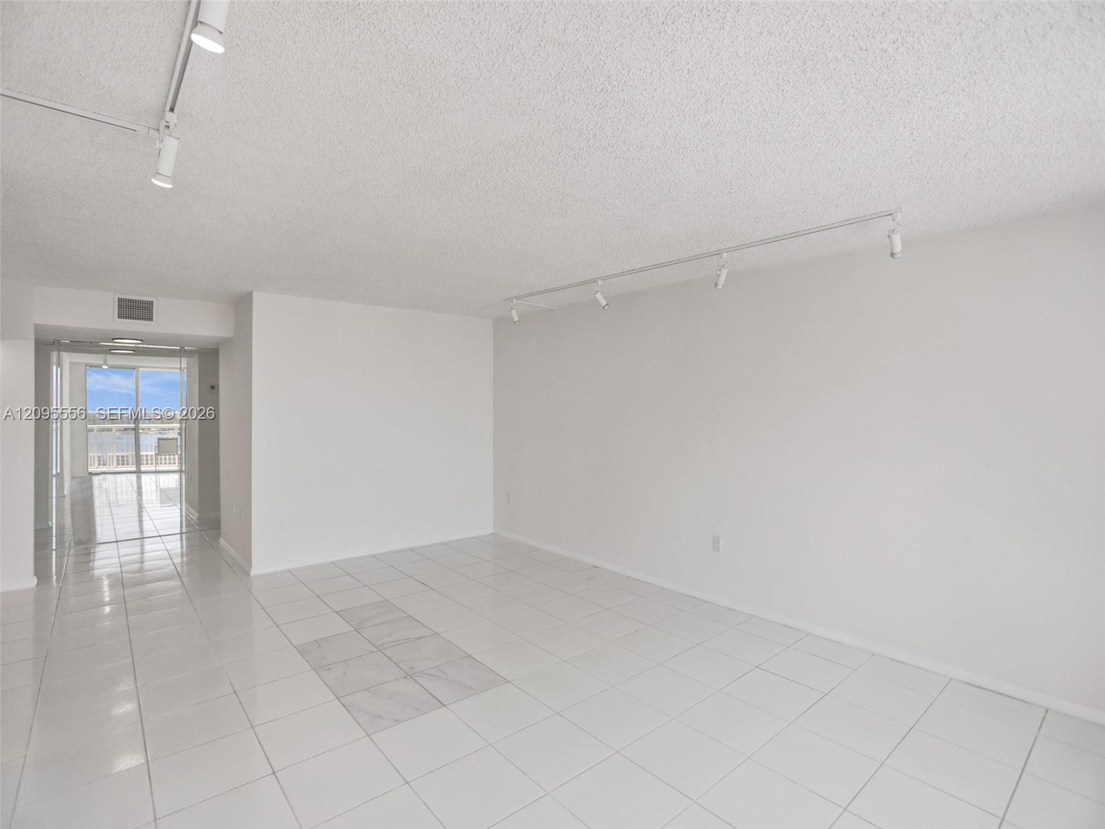 18071 Biscayne Boulevard 1701 Property Photo 6