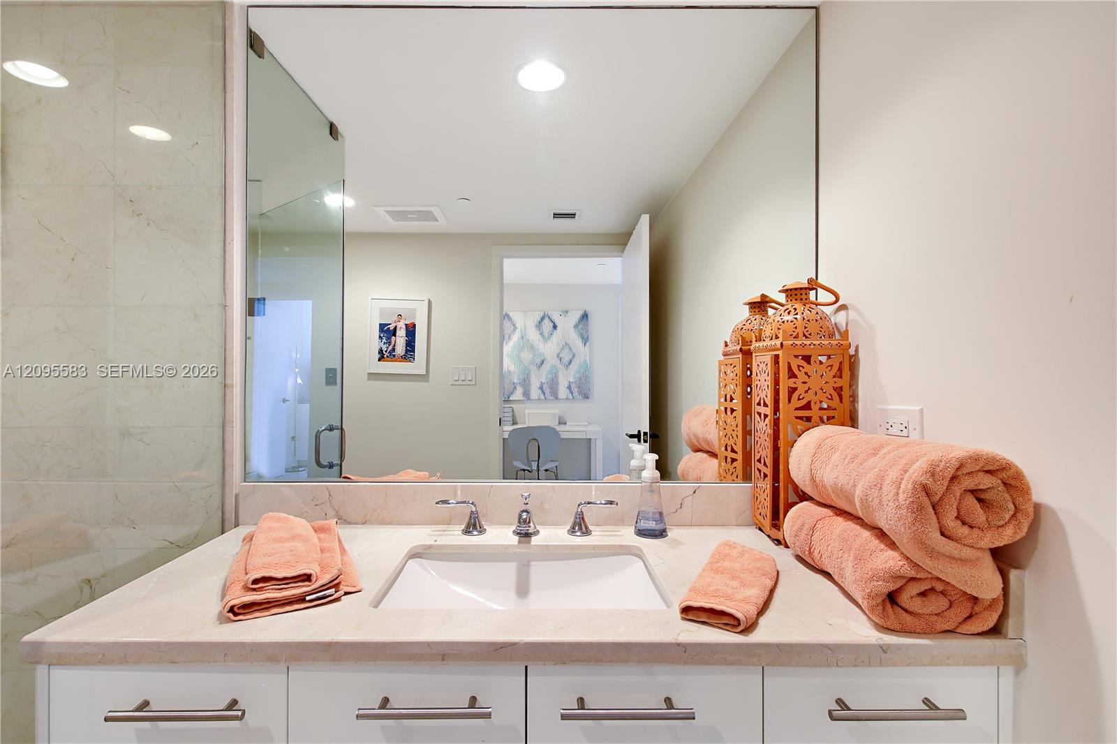 6801 Collins Avenue 1112 Property Photo 40