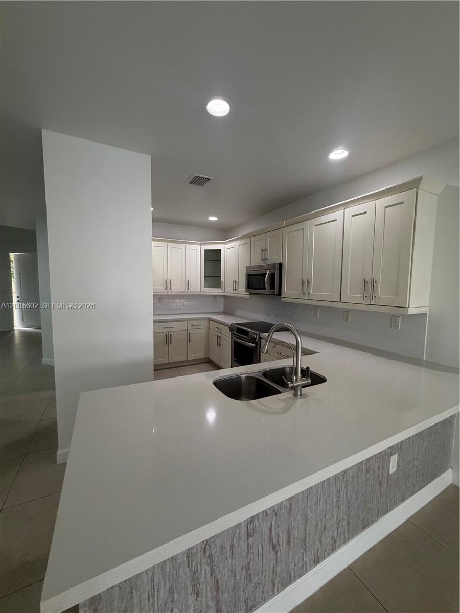 10461 NW 61st Street Property Photo 1